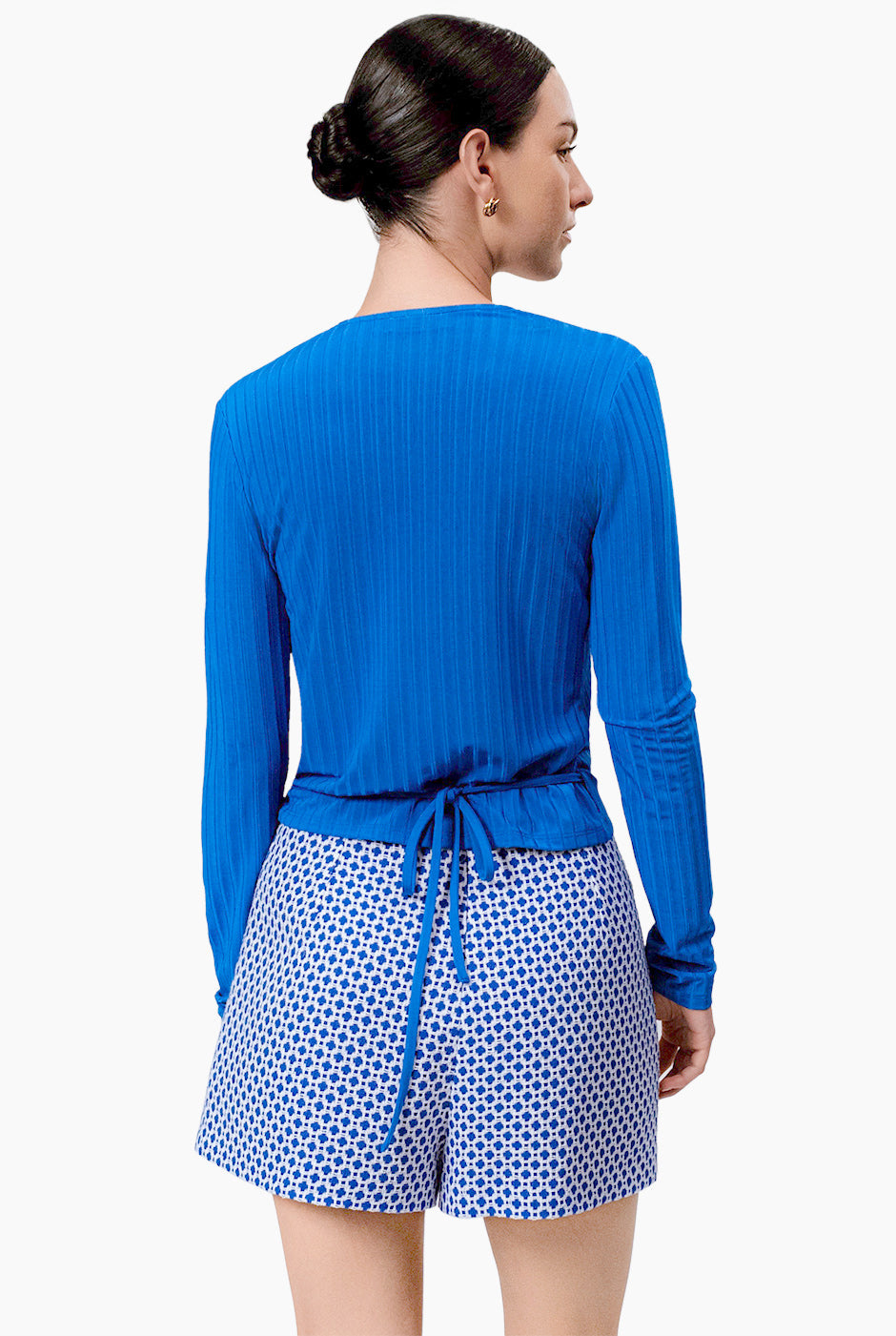 Blusa azul de manga larga